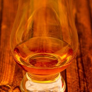 degustacja szklanka whisky