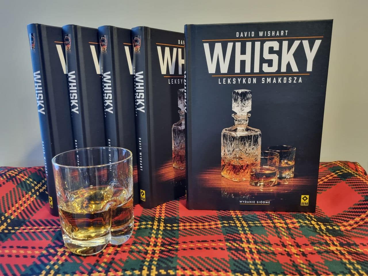 Dlaczego warto sięgnąć po książkę Whisky. Leksykon Smakosza?